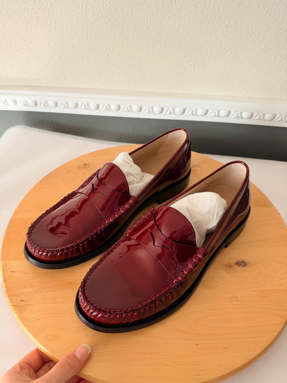 NEW Stuart Weitzman Women's Patent Leather Loafers in Candy Apple Red Size 9